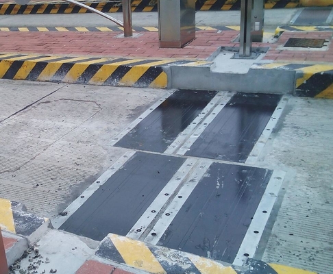 Menimbang dalam Gerakan Bending Plate Scale Truck Weigher di Pertambangan